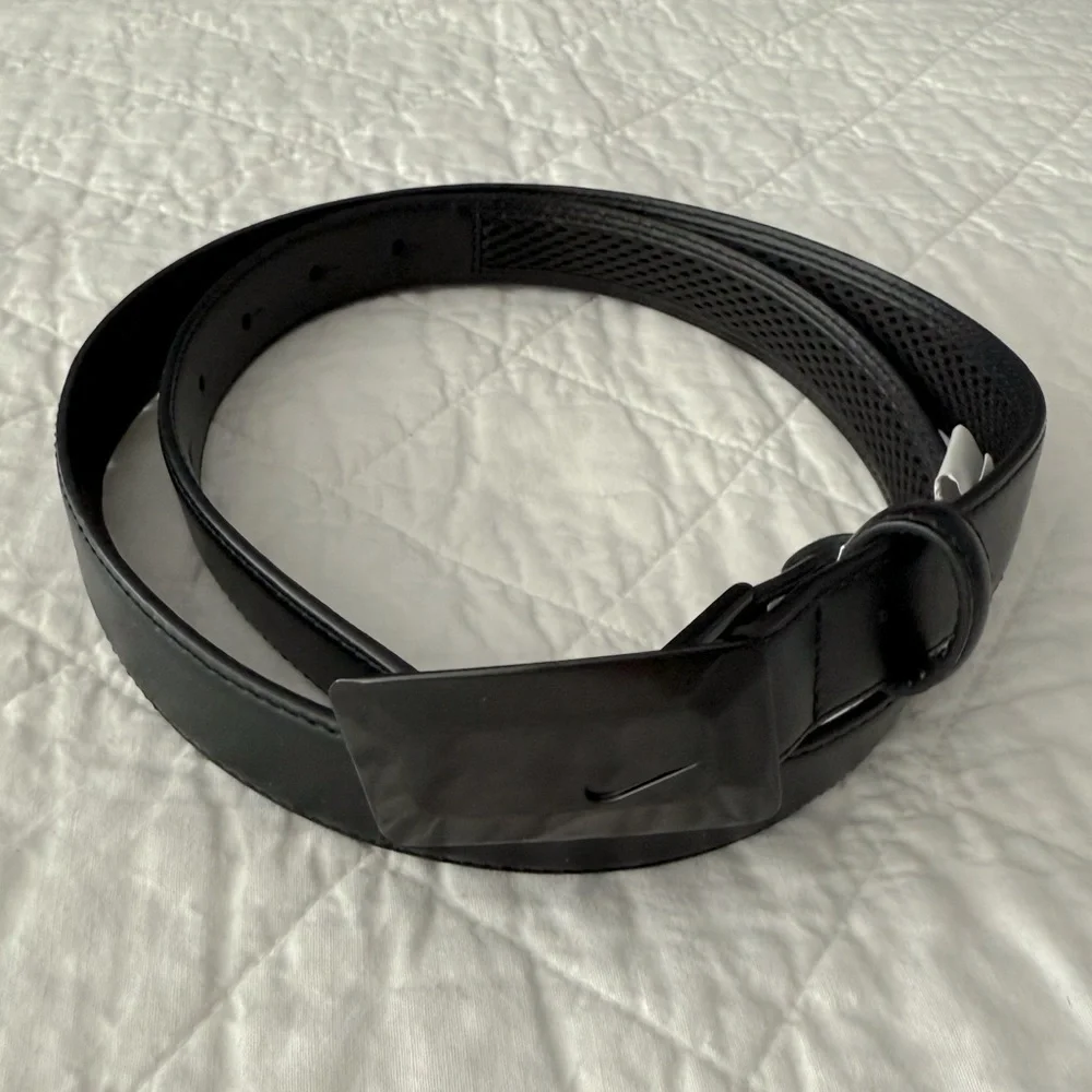 NWT Nike Black Belt Modern Design